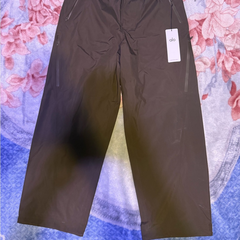 ALO Yoga Men's Dark Gray Joggers